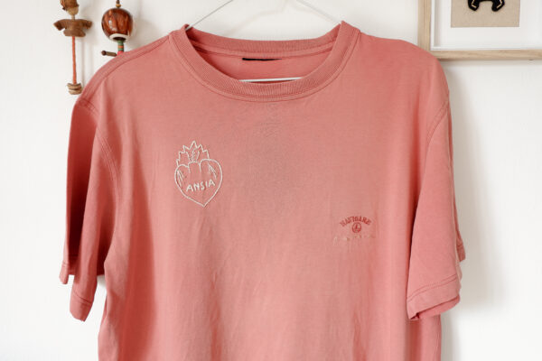 T-shirt ricamata Ansia - immagine 3