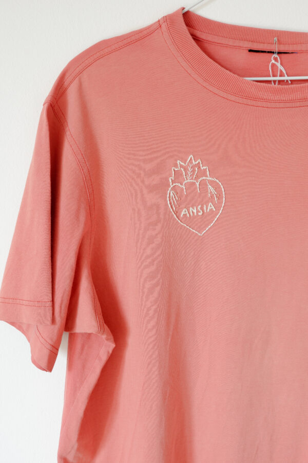 T-shirt ricamata Ansia - immagine 5